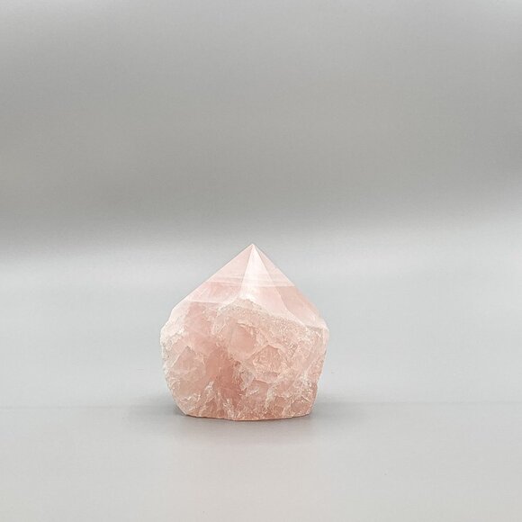 Medium Rose Quartz Energy Generator Point - Picture 2 of 4